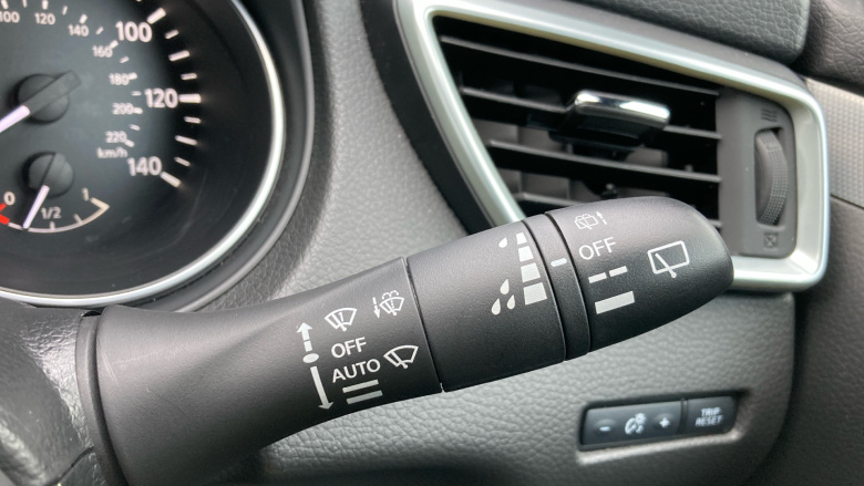 Nissan Qashqai 1.3 DiG-T 160 Tekna+ 5dr Petrol Hatchback